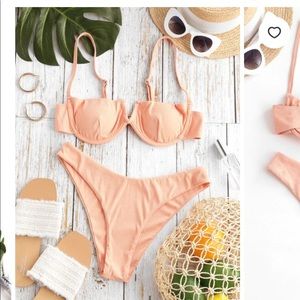 Trendy bikini set